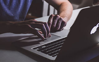 4场3红引爆更衣室！切尔西诡异魔咒持续蔓延，主帅1举动激怒全队